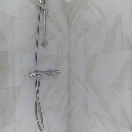 Apartment Studio Neuf Porte De Saint Cloud Paris 16 - 4P *