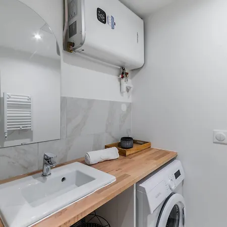 Studio Neuf Porte De Saint Cloud Paris 16 - 4P Apartment