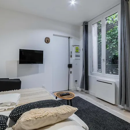 Apartment Studio Neuf Porte De Saint Cloud Paris 16 - 4P *
